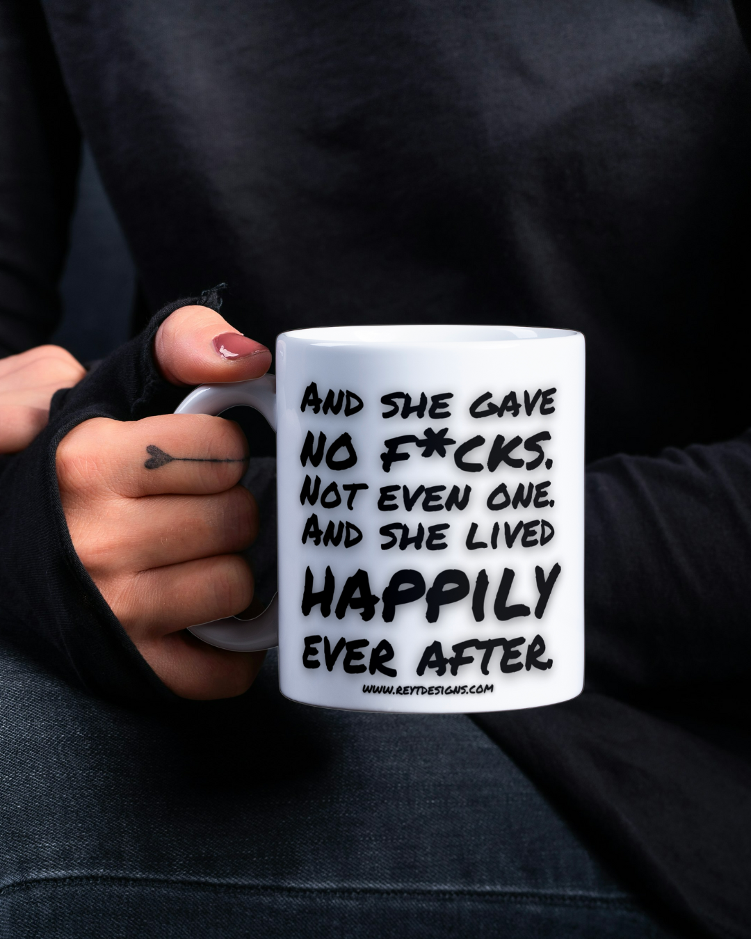 And she gave no fucks. Not even one. And she lived happily ever after - Funny Quote Ceramic Mug